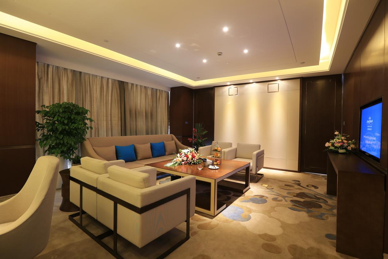 Howard Johnson Xiangyu Plaza Linyi Linyi  Dış mekan fotoğraf